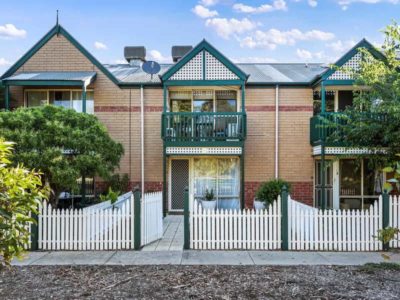 2 Storey Townhouse on the Park