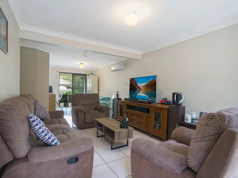45/175 FRYAR ROAD, EAGLEBY  QLD 4207 Corner location/ Balcony / big backyard