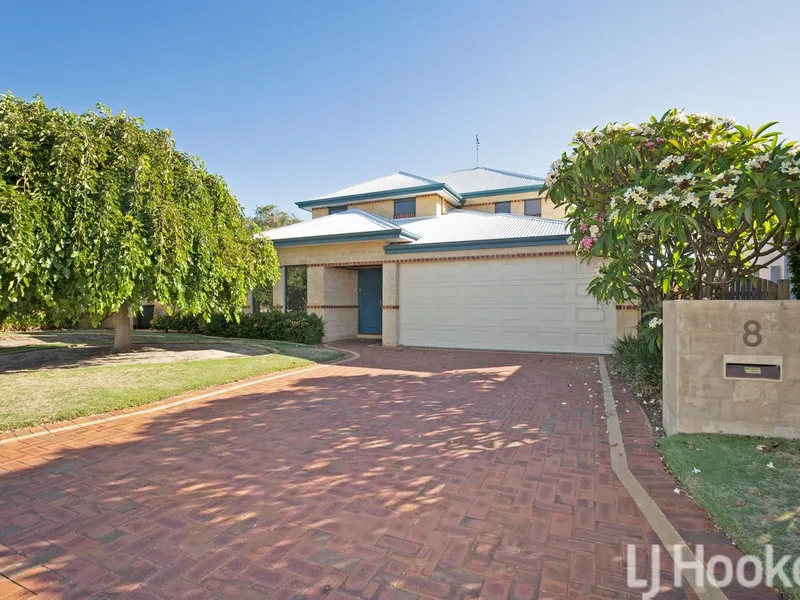 WATER EDGE MEDITERRANEAN LAKE HOUSE