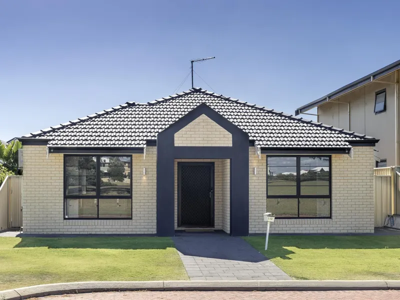 300m TO THE BEACH  - LOCK UP AND LEAVE