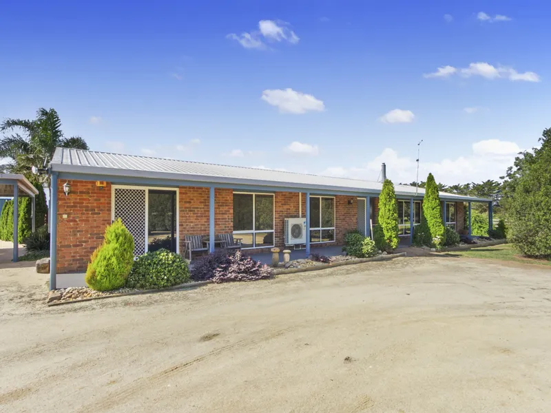 Fabulous farmlet only minutes from Sale