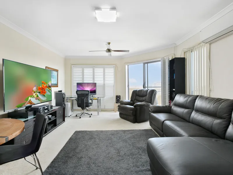 Top floor penthouse with huge roof top terrace and stunning views