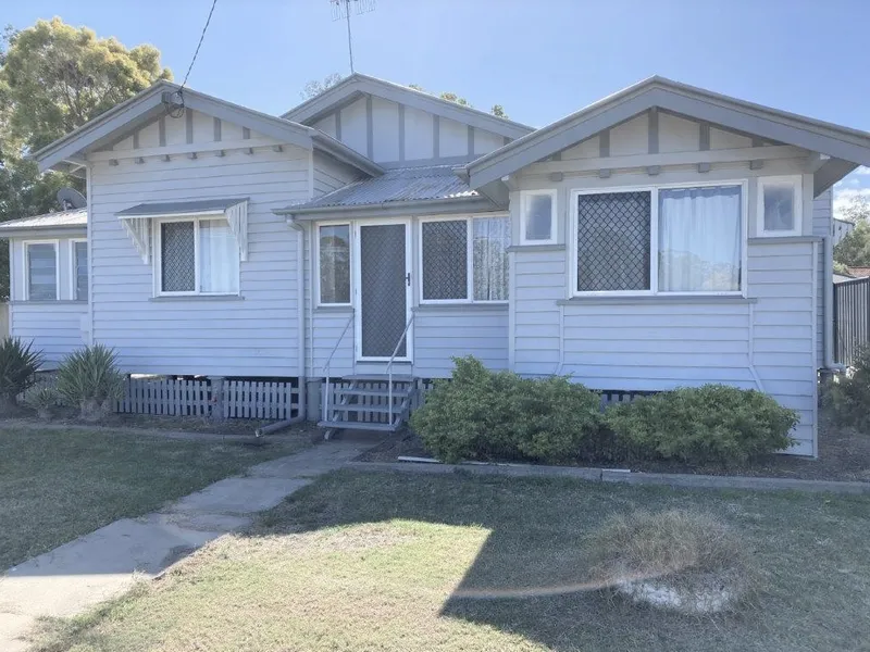 SPACIOUS TIMBER HOME READY FOR A FAMILY OR INVESTOR