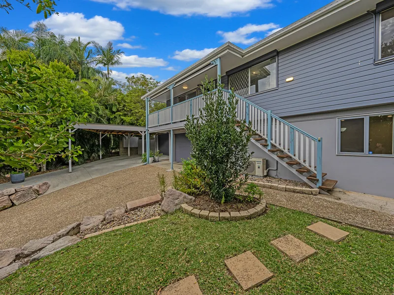 FABULOUS SPACIOUS HOME WITH LOADS OF LIVING AND SHED!