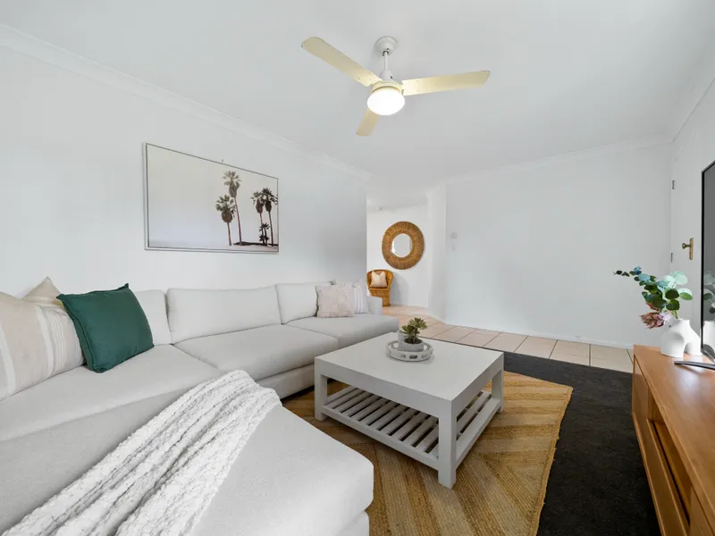 SPACIOUS FAMILY LIVING IN A PRIME LOCATION!