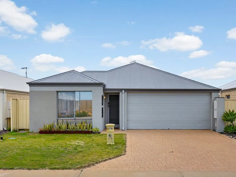 GREAT LOCATION - PERFECT LOCK UP AND LEAVE STYLE HOME