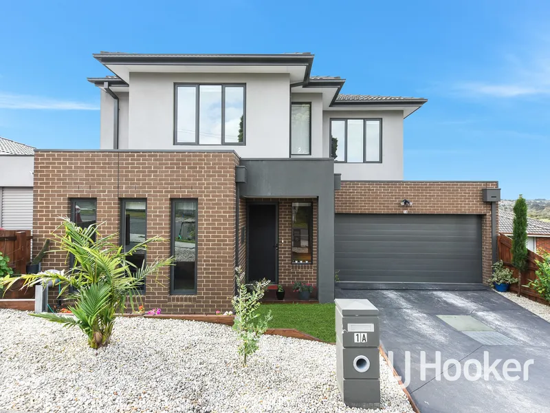 Modern, Stylish and Ready to Move In