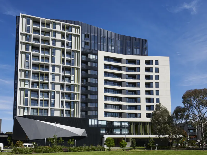 Picturesque Parkside Living