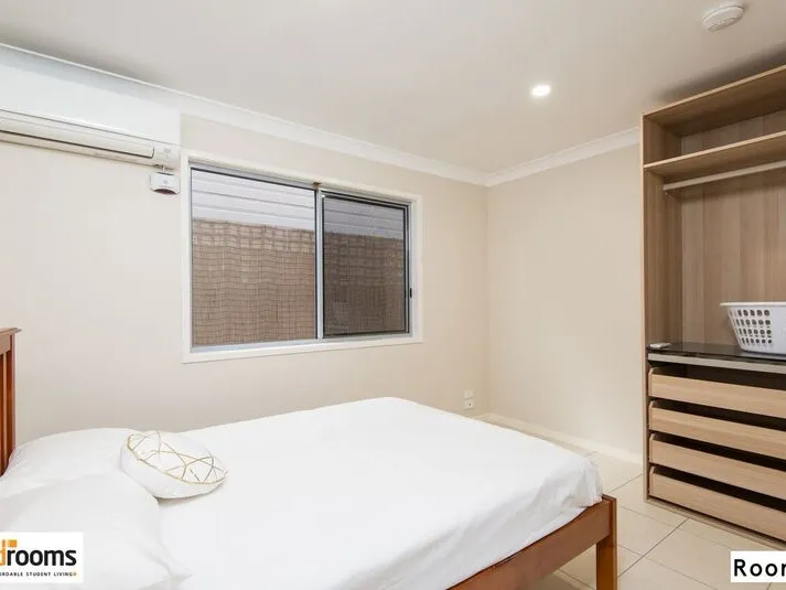 Massive Fully Furnish Studio Room in the Heart of Enoggera