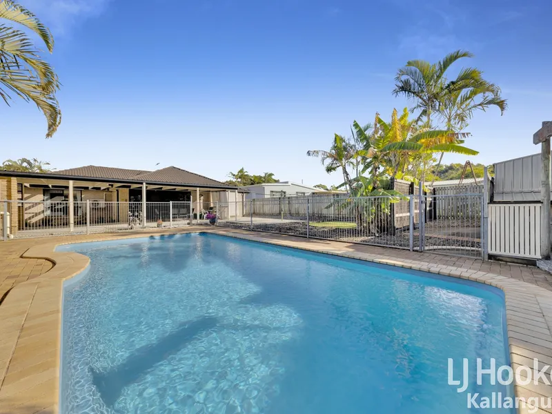 772m2 | HILLTOP LOCATION WITH INGROUND POOL