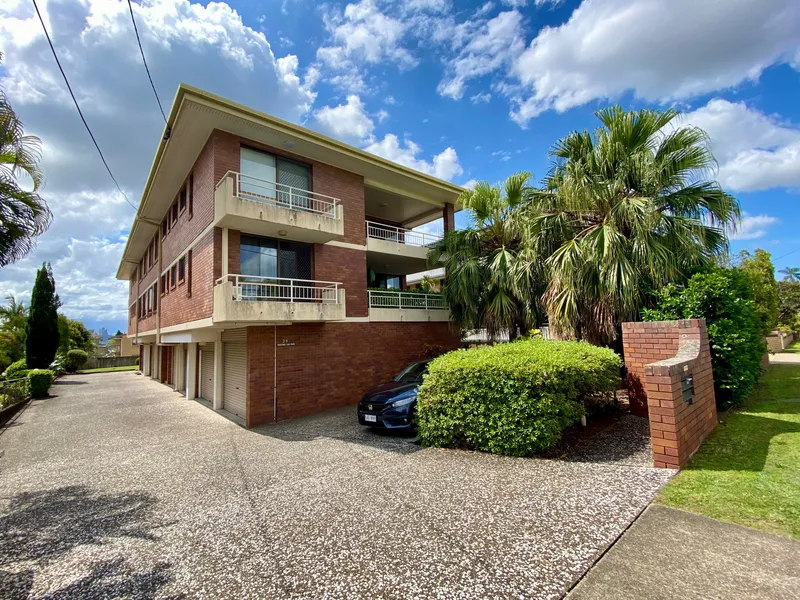 SPACIOUS - DOUBLE CAR GARAGE + STORAGE