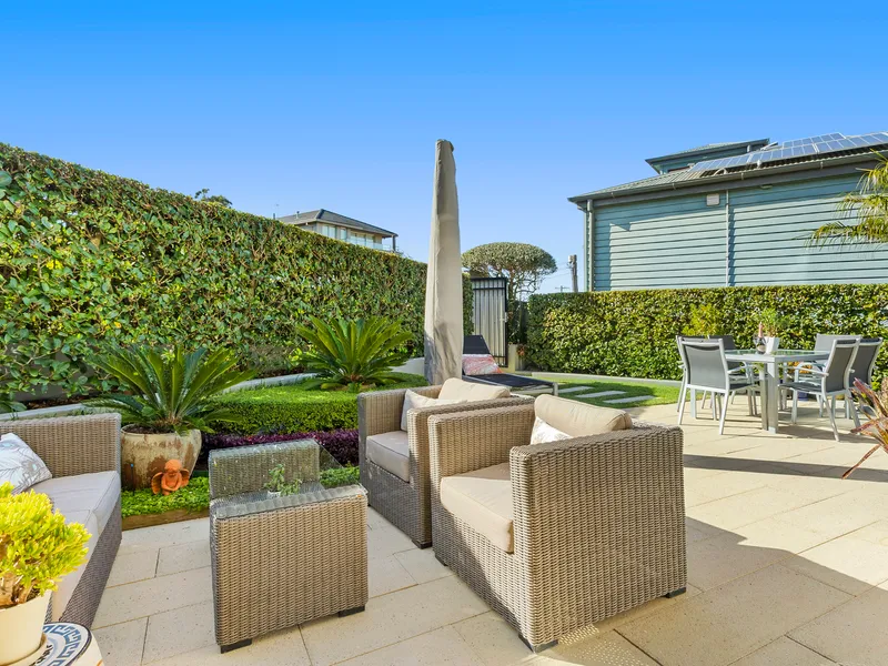 North Facing Luxury Beachside Garden Apartment