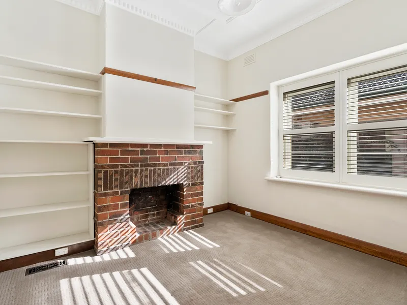 Intimate style, Classic location