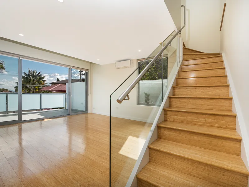 Modern Loft Apartment, Location & Lifestyle