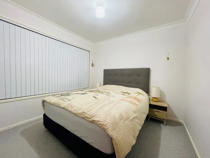 Large three bedrooms+2 bathrooms house in Sunnybank hills