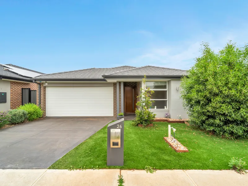 FAMILY HOME CLOSE TO ALL AMENITIES!