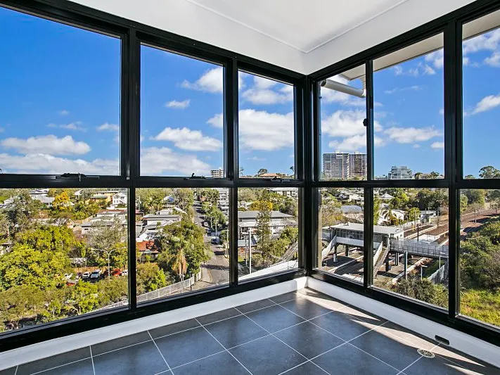 TOP FLOOR! Executive Living in a Fantastic Location - Fully Ducted Heating & Cooling!