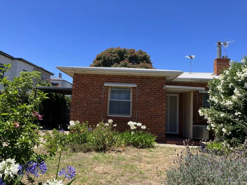 3 BEDROOM HOME IN A GREAT LOCATION