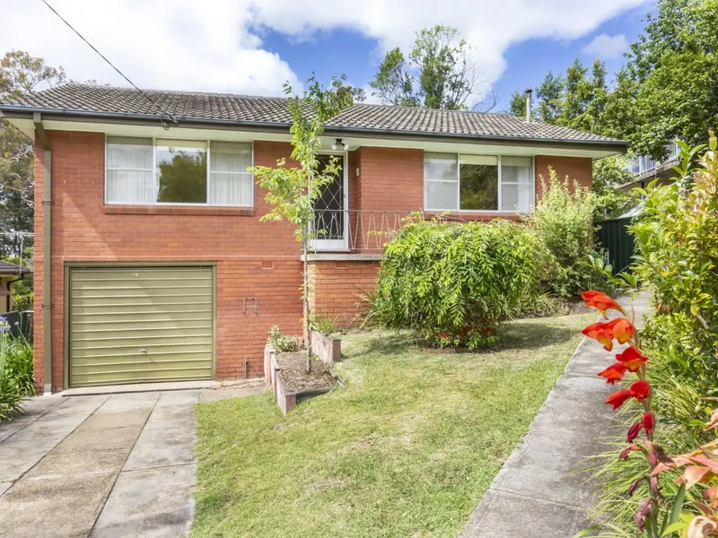 3 BEDROOMS | 1 BATHROOM | 1 GARAGE