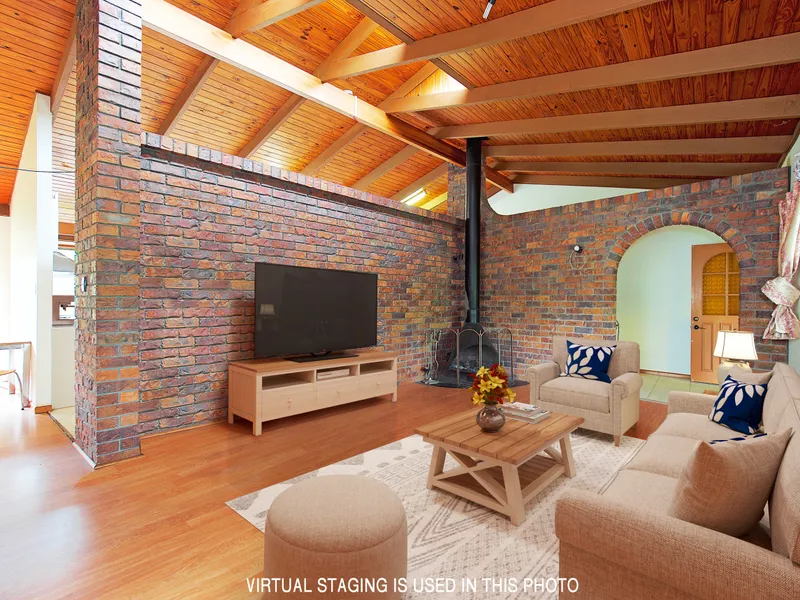 Spacious Dual-Living Home or Ideal Investment