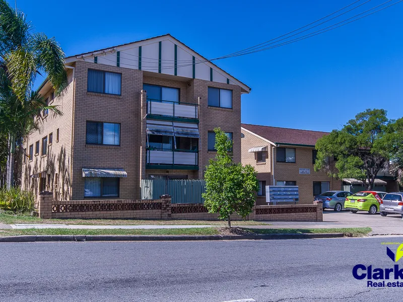 FULLY RENOVATED AND SPACIOUS - CHERMSIDE