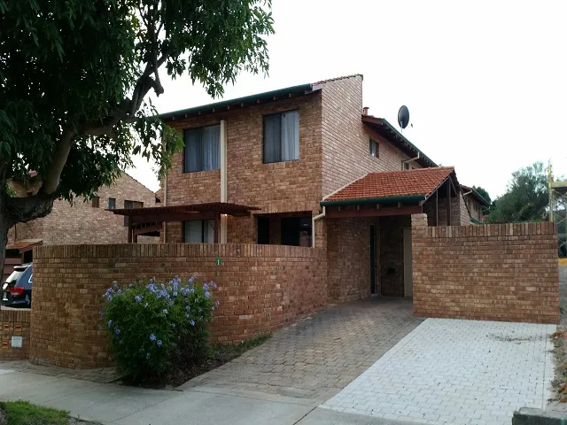 Commanding Front Townhouse with Position!