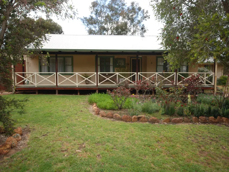 PERFECT COUNTRY ESCAPE