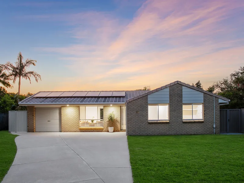 Renovated single level family home just minutes to Burleigh