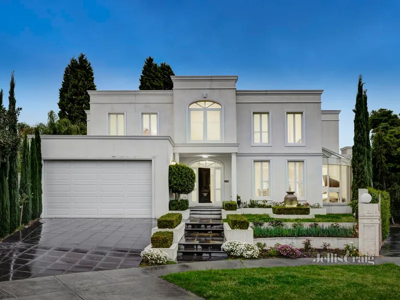 Stunning Luxurious Residence In Wantirna South’s Elite Residential Pocket