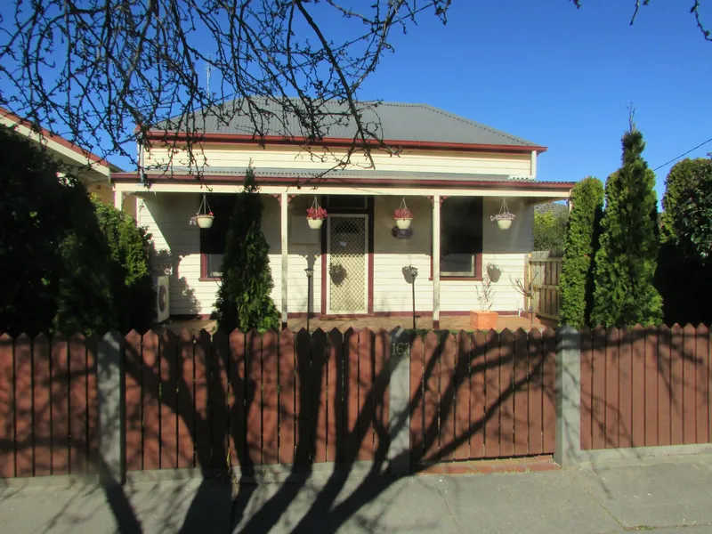 BLOOMSBURY COTTAGE, EXCELLENT INCOME AT $33,000 PER ANNUM