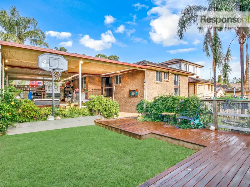 Lovely property - 3 beds, large pergola + HOME OFFICE!