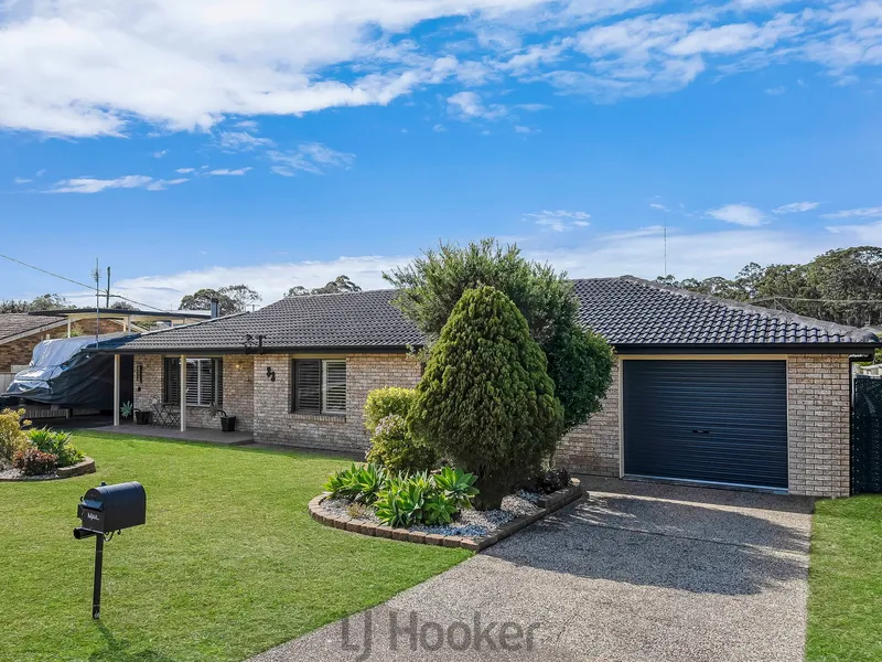 LIFESTYLE PROPERTY IN A LIFESTYLE LOCATION!