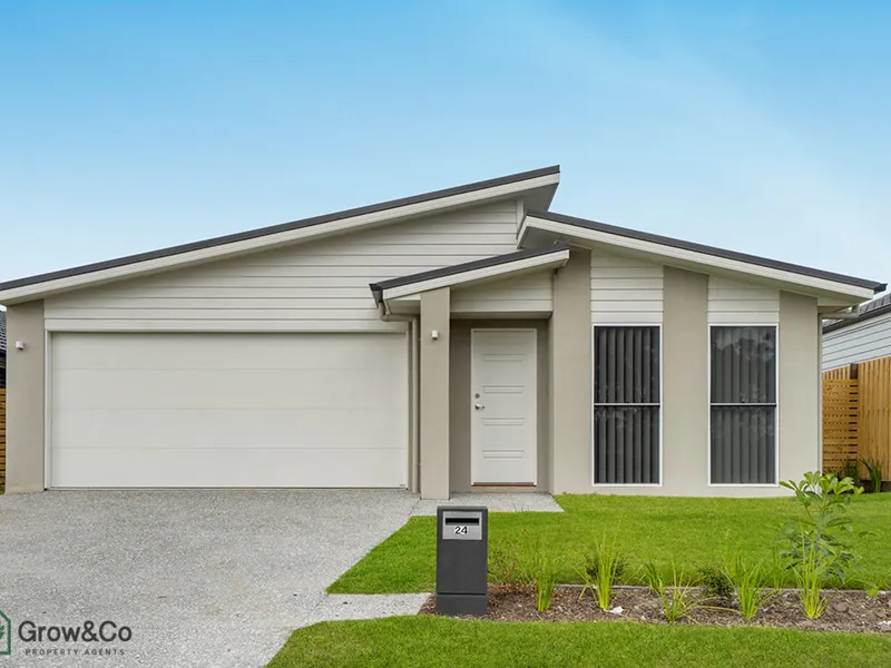 Logan Reserve is Booming - 4Bed home with 2 living areas - 420m2