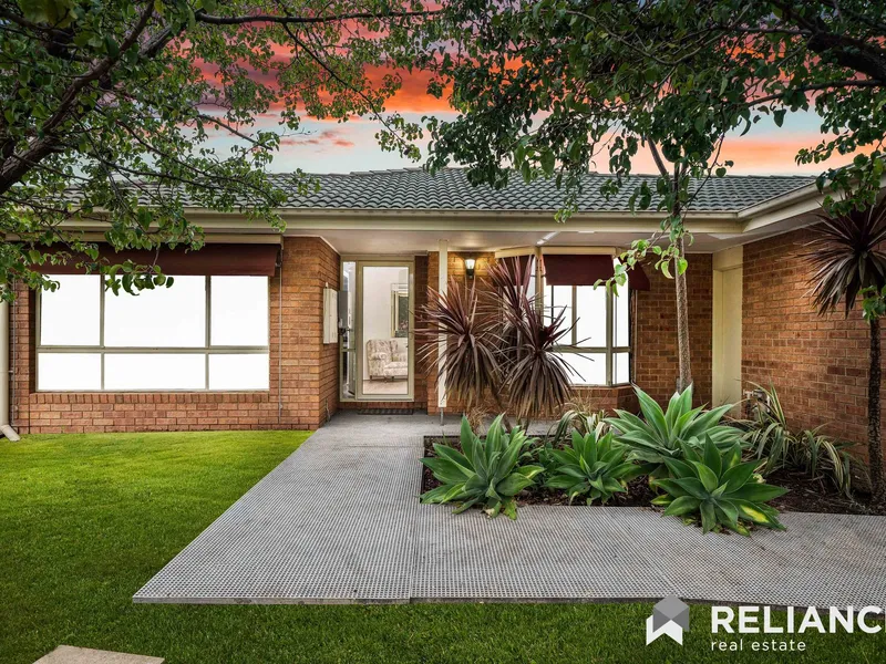A perfectly positioned family lifestyle in Cambridge estate!!!