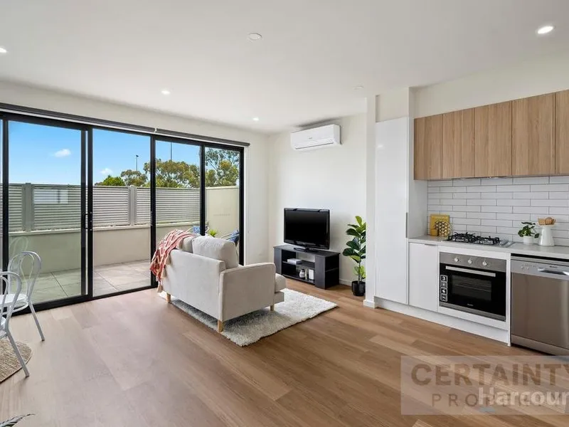 Simply Stunning Townhouse in a Prime Location!!!