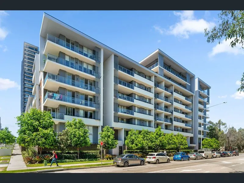 Two-Bedroom Apartment At Sydney's Geographic Center