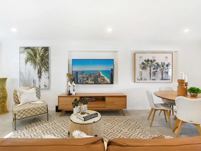 Seaside Elegance: Exquisite Hamptons-Inspired Villa