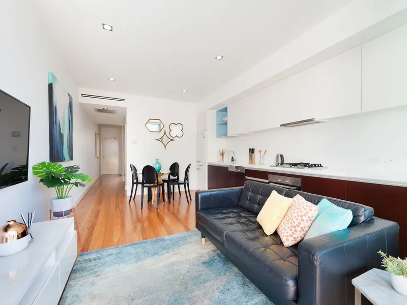 Ideal One Bedroom Apartment, Cosmopolitan Lifestyle, Luxury Boutique Living In The Heart Of Neutral Bay Village 