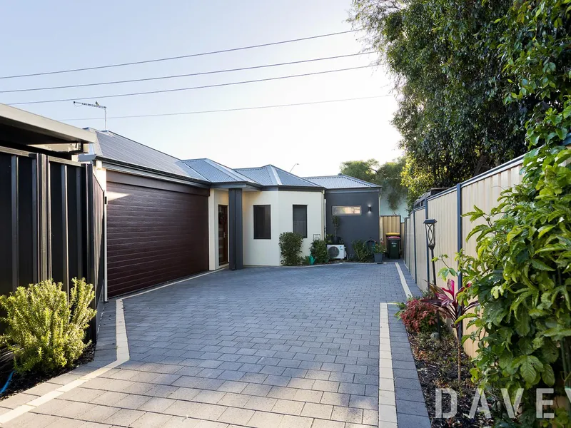 Immaculately Presented Private Rear Duplex