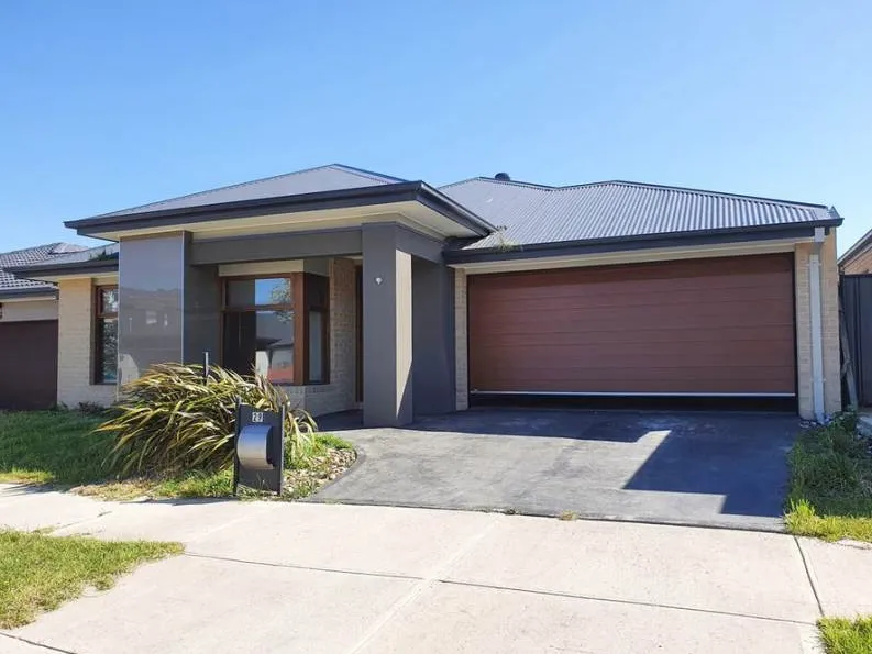 Modern spacious family home!!