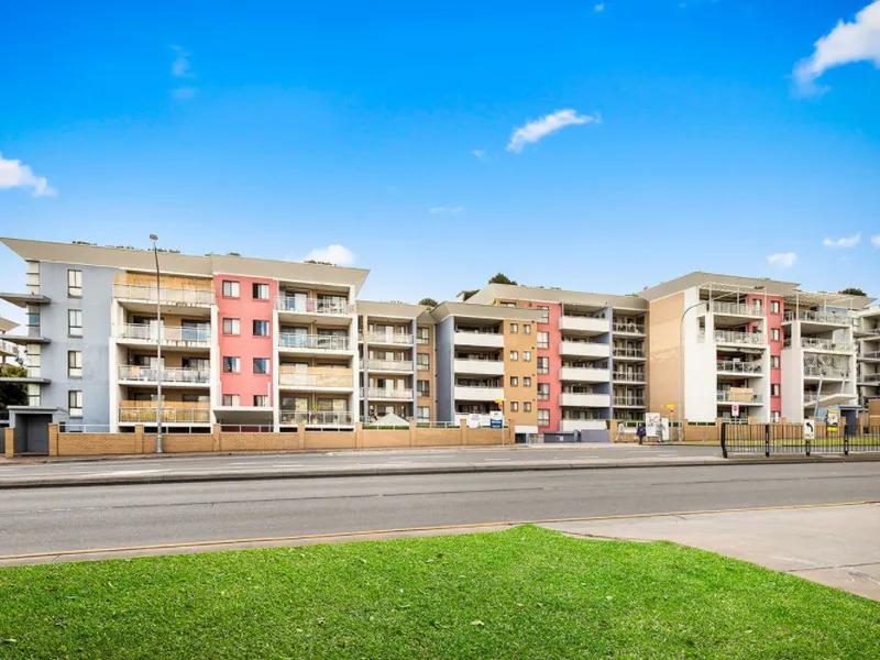 2 Bedroom, 2 Bathroom Apartment