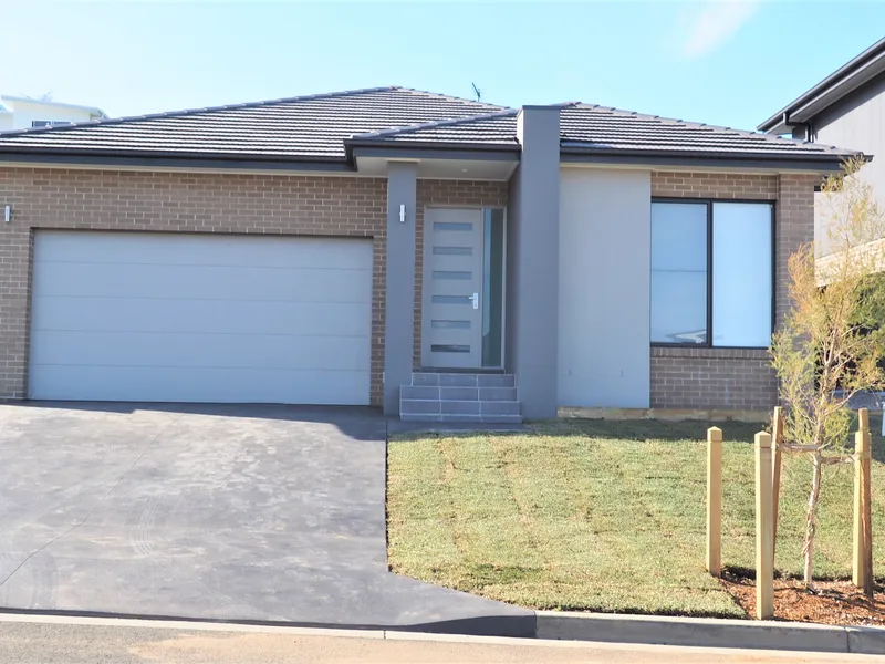 Near New 4 Bedroom, Air Conditioned, Family Home