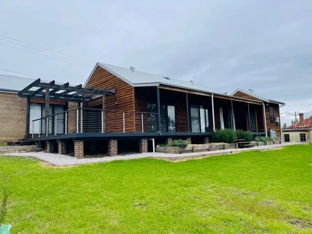 Modern & Rustic, Spacious Living