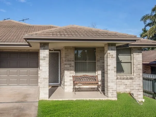 Modern 3 Bedroom, 2 Bathroom Duplex