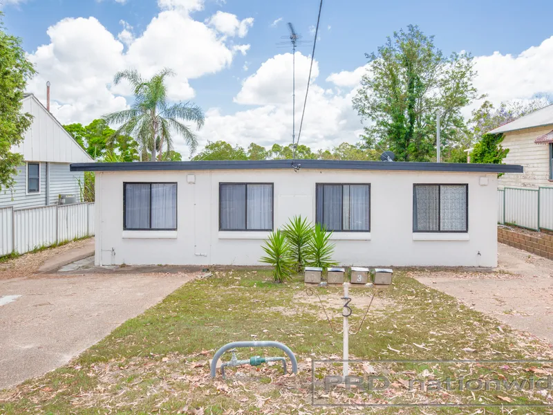 Small Complex, Great Location!