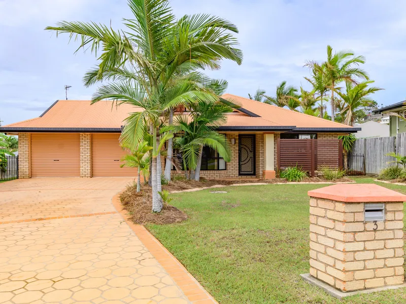 SPACIOUS FAMILY HOME + DOUBLE BAY SHED + ENTERTAINING