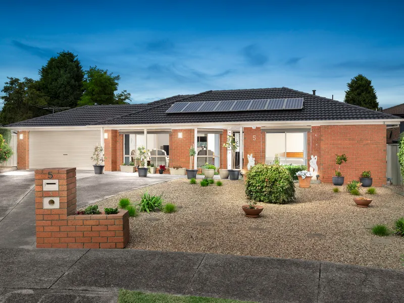 Ultra Modern Renovated Home in a Quiet Court on 677.5sqm Approx.