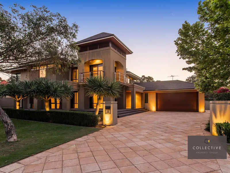 Stunning ''Grandwood'' Home