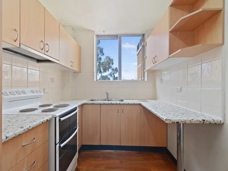 Wonderful Two Bedroom Apartment In Ideal Location