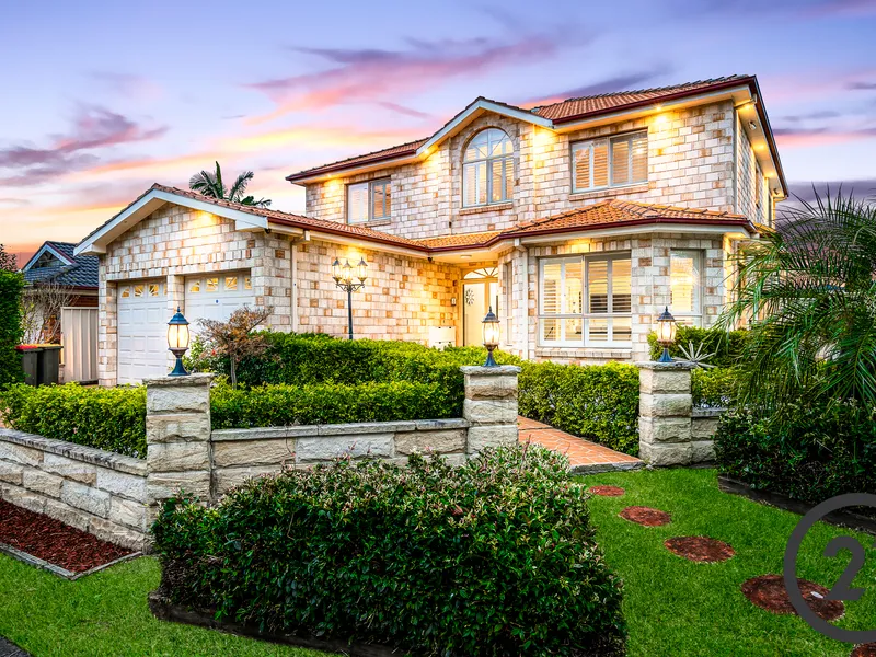 Facing the park and walk to Caddies Creek